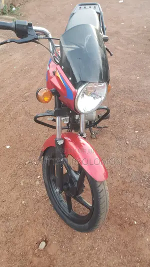 Bajaj Boxer 2024 Red