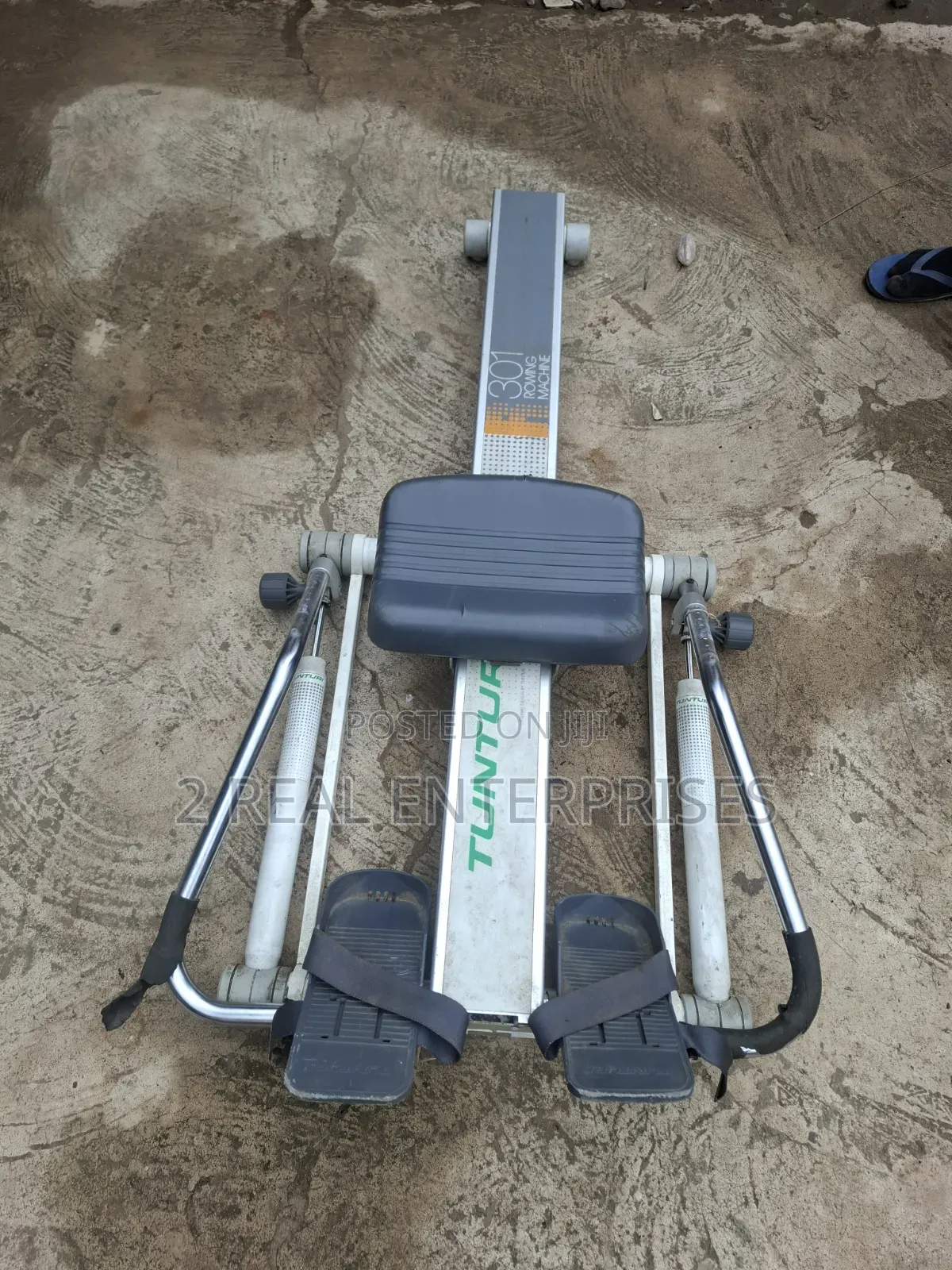 Tunturi E301 Rowing Machine
