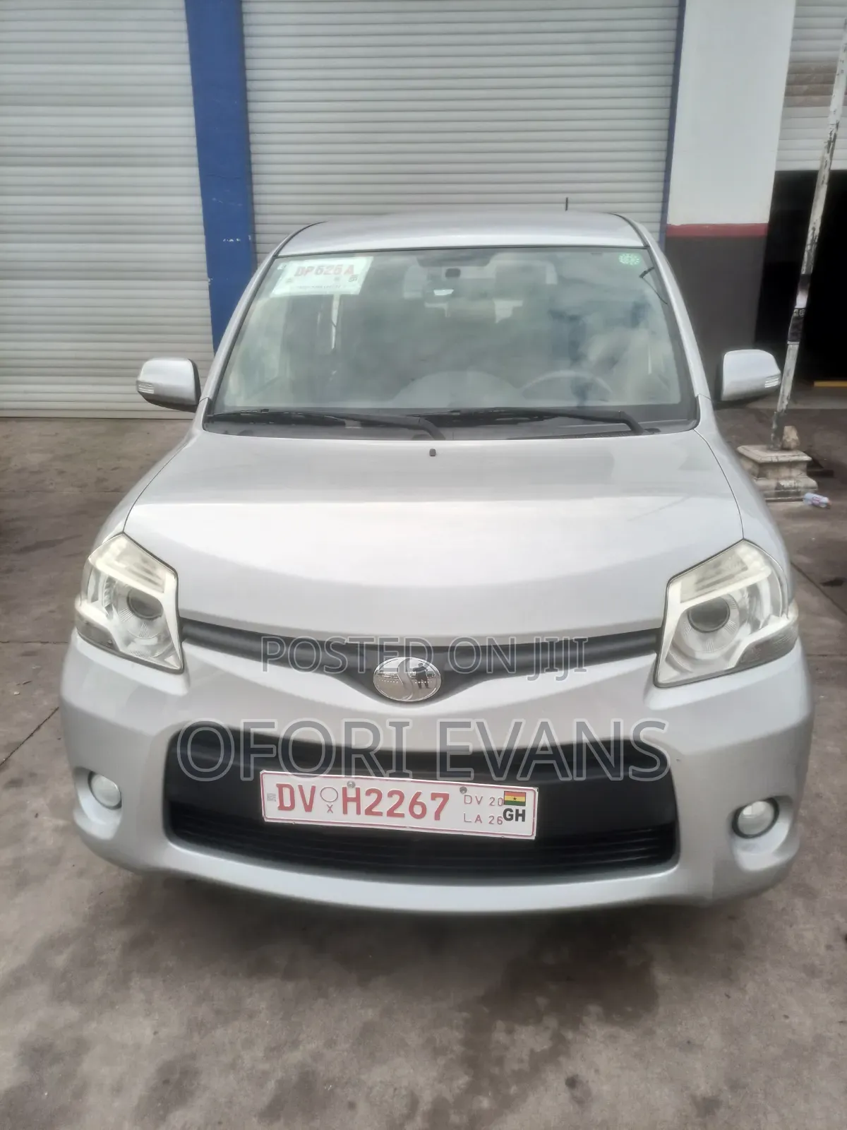 Toyota Sienta 2013 Silver