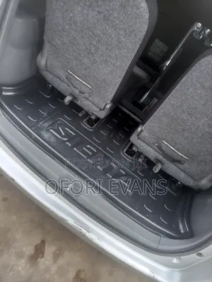 Toyota Sienta 2013 Silver