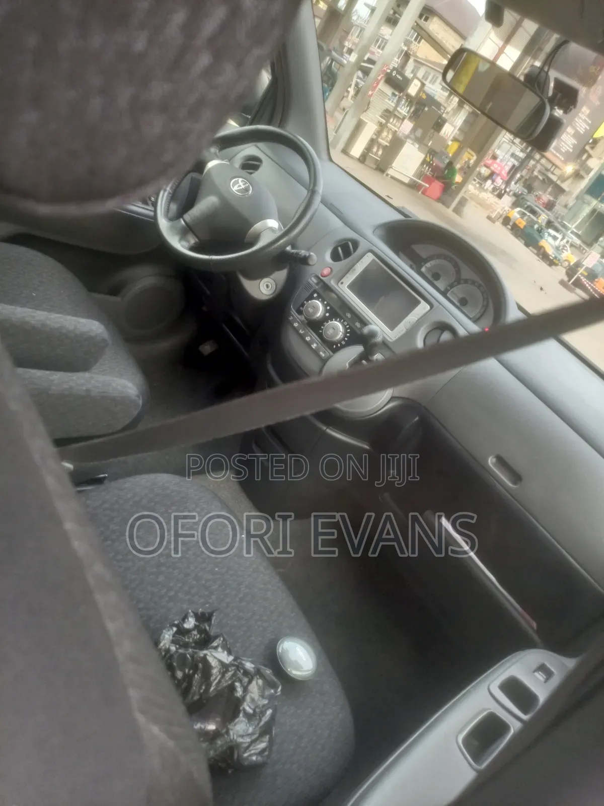 Toyota Sienta 2013 Silver