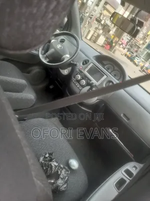 Toyota Sienta 2013 Silver