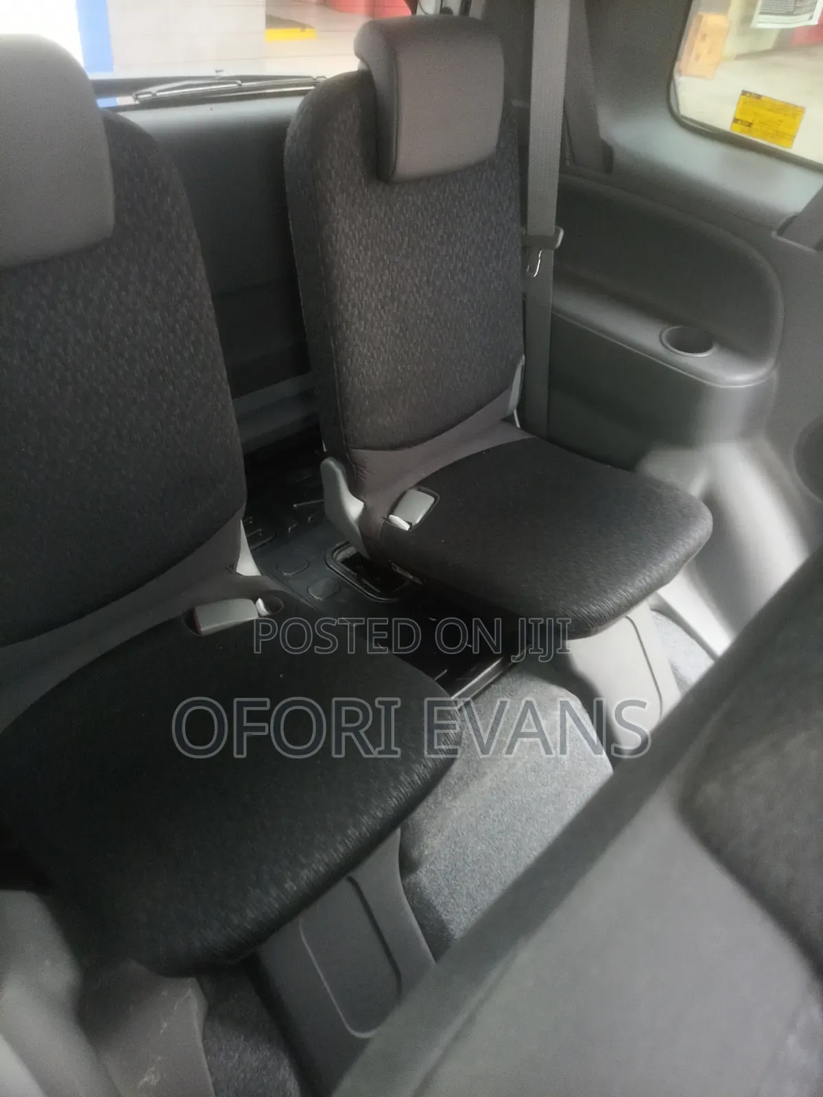 Toyota Sienta 2013 Silver