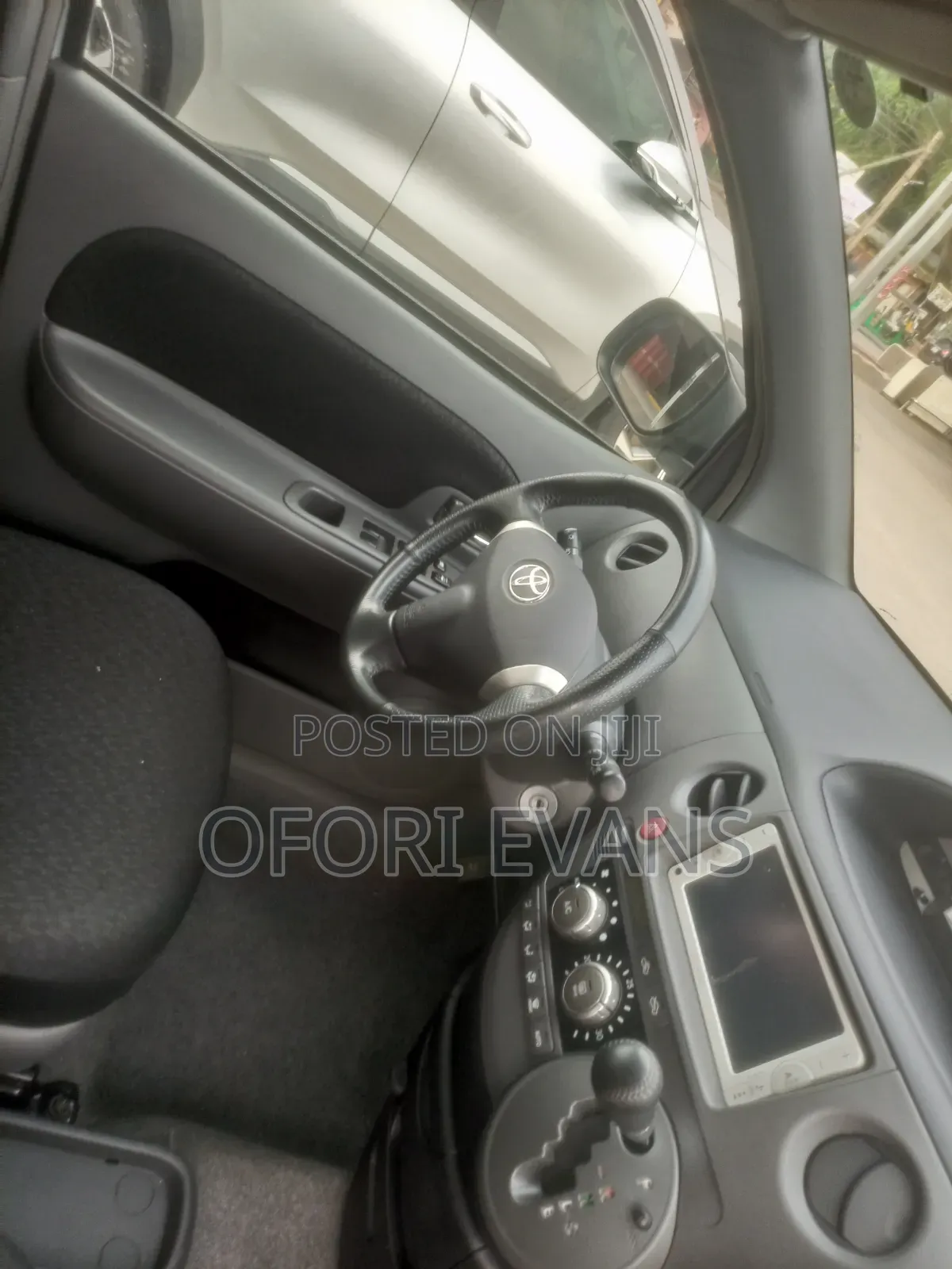 Toyota Sienta 2013 Silver