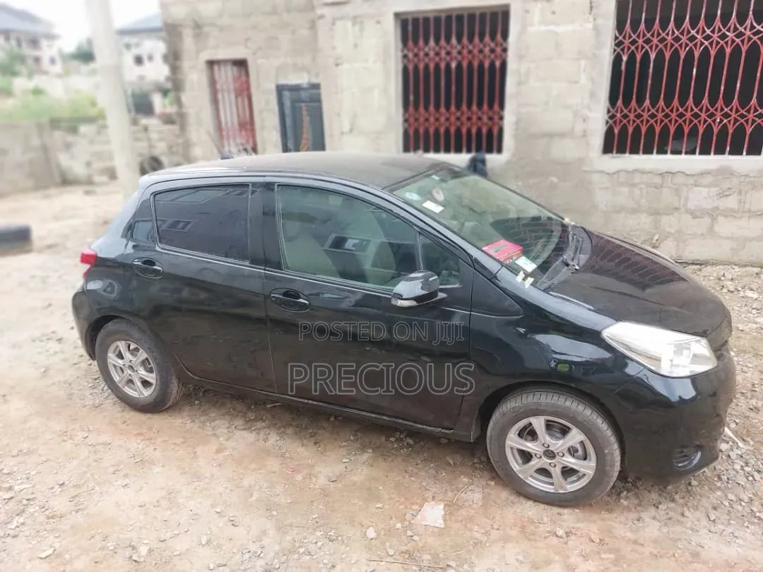 Toyota Vitz 2012 Black