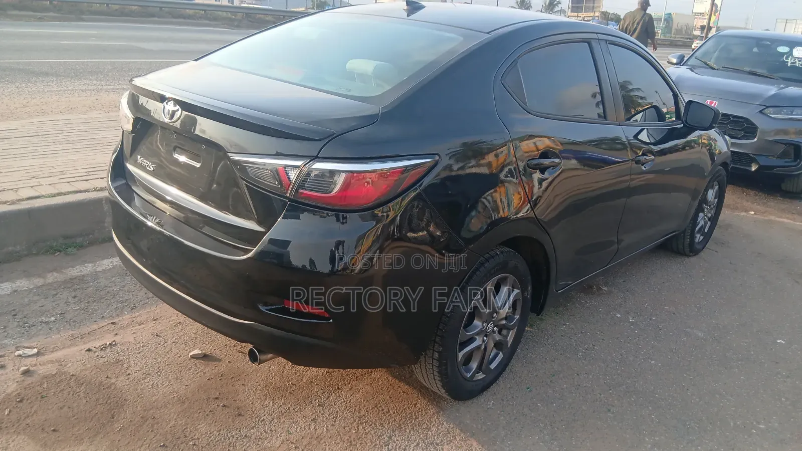 Toyota Yaris LE Sedan 4dr 2019 Black