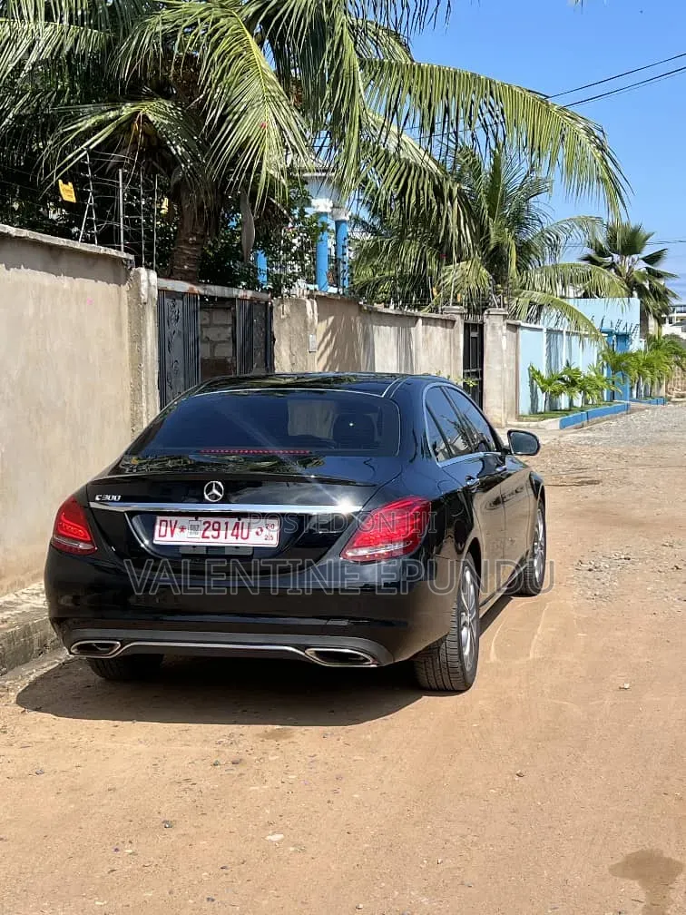 Mercedes-Benz C300 2015 Black