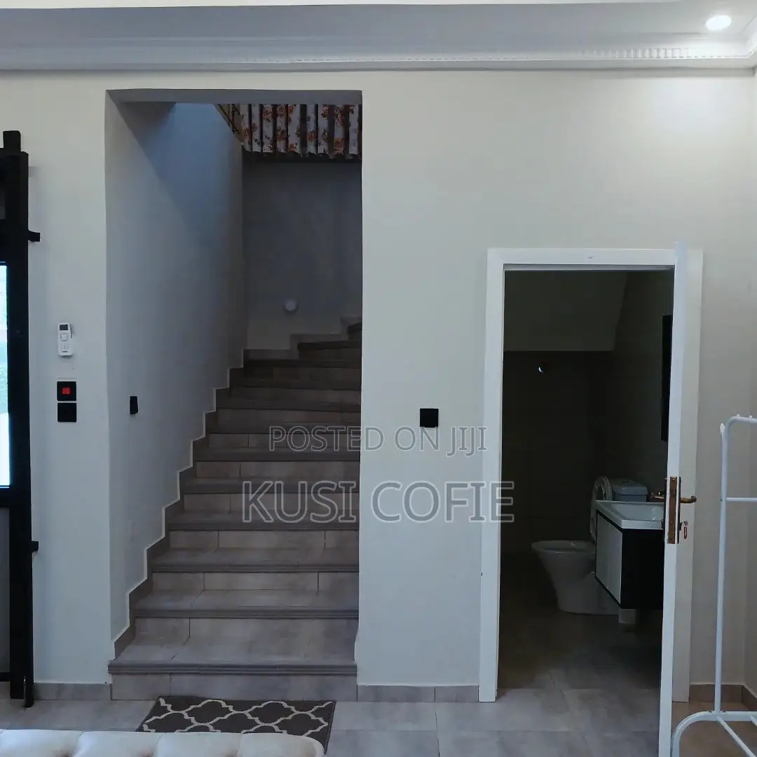 Furnished 3bdrm Townhouse/Terrace in North Legon for sale