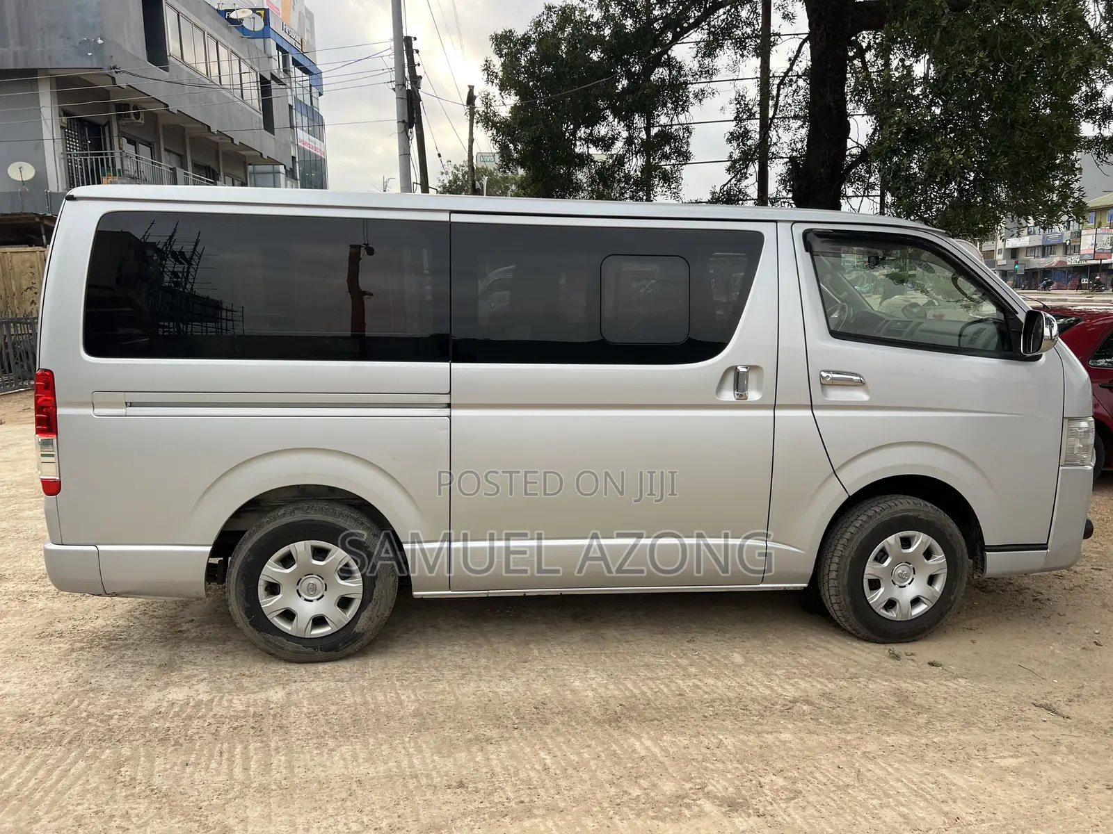 Toyota HiAce 2015 Silver
