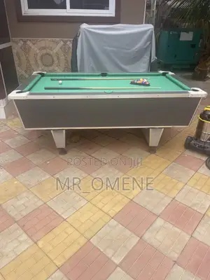 Clean Marble Coin Snoocer Table for Urgent Sale
