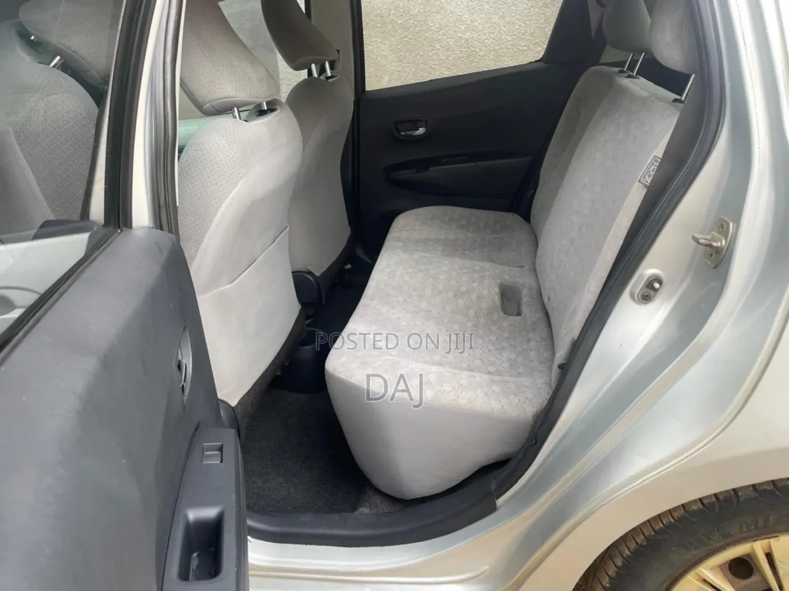Toyota Vitz 1.3 AWD 3dr 2012 Silver