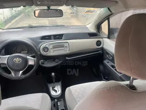 Toyota Vitz 1.3 AWD 3dr 2012 Silver