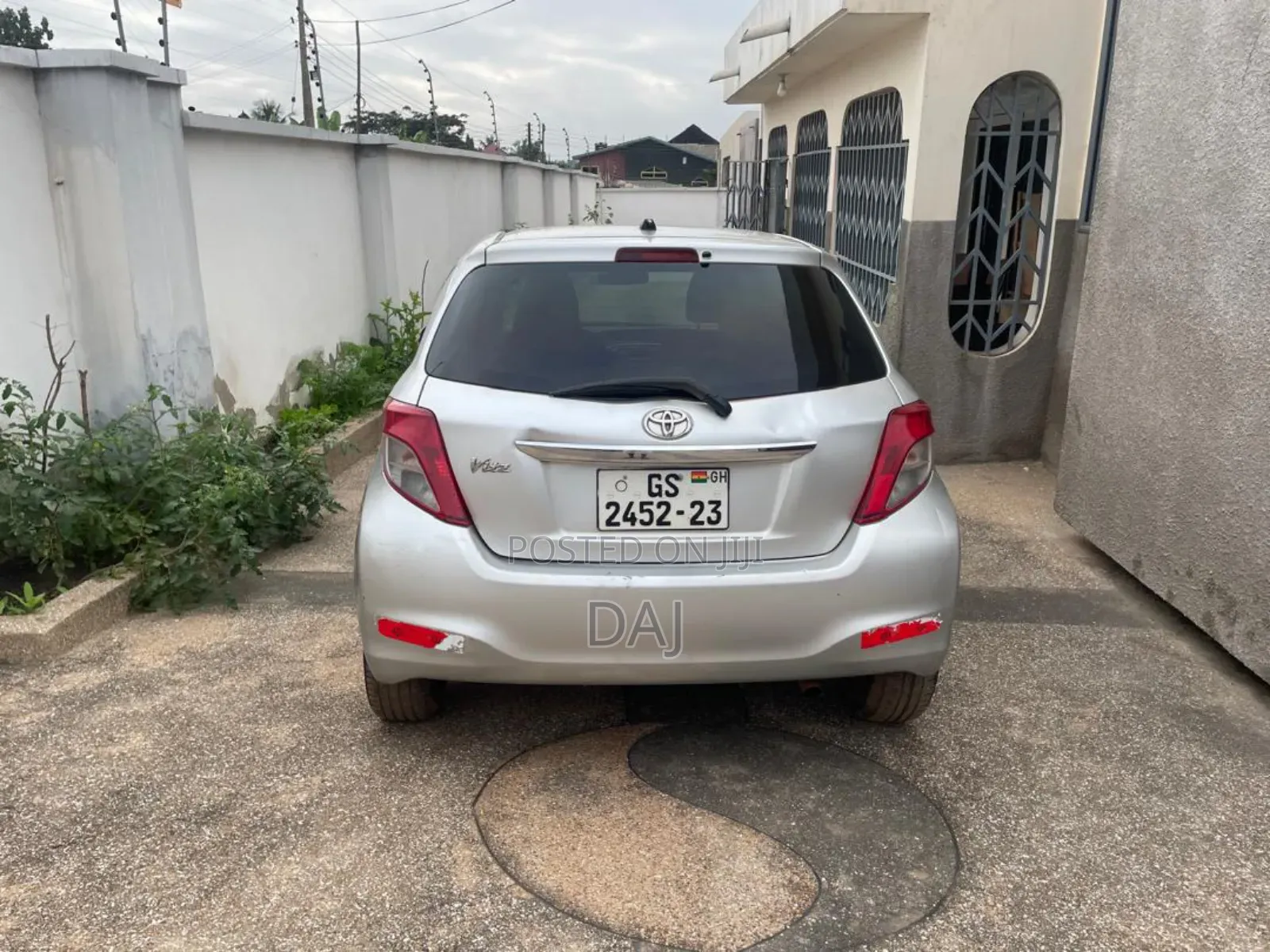 Toyota Vitz 1.3 AWD 3dr 2012 Silver