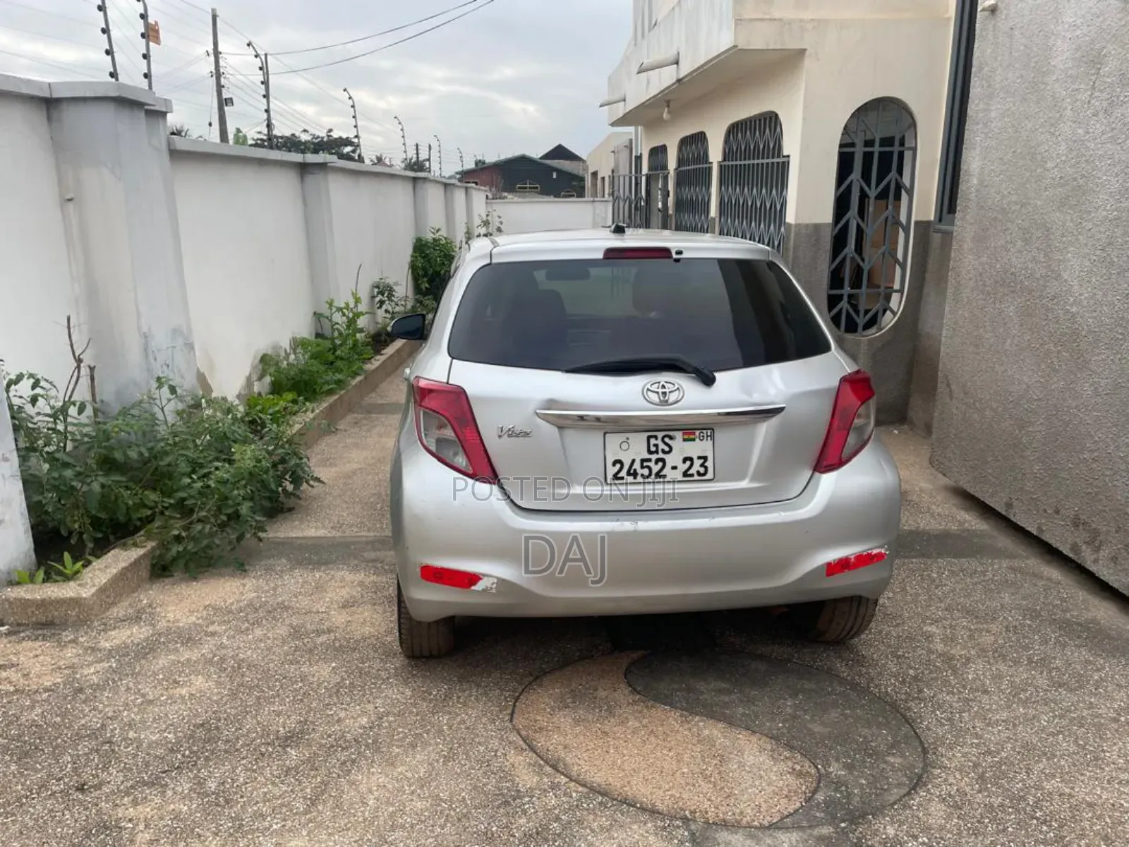 Toyota Vitz 1.3 AWD 3dr 2012 Silver