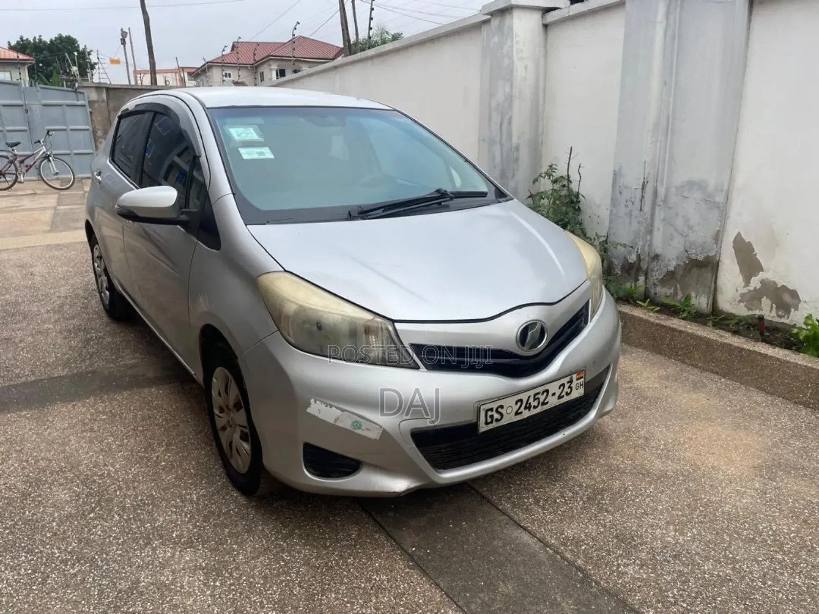 Toyota Vitz 1.3 AWD 3dr 2012 Silver