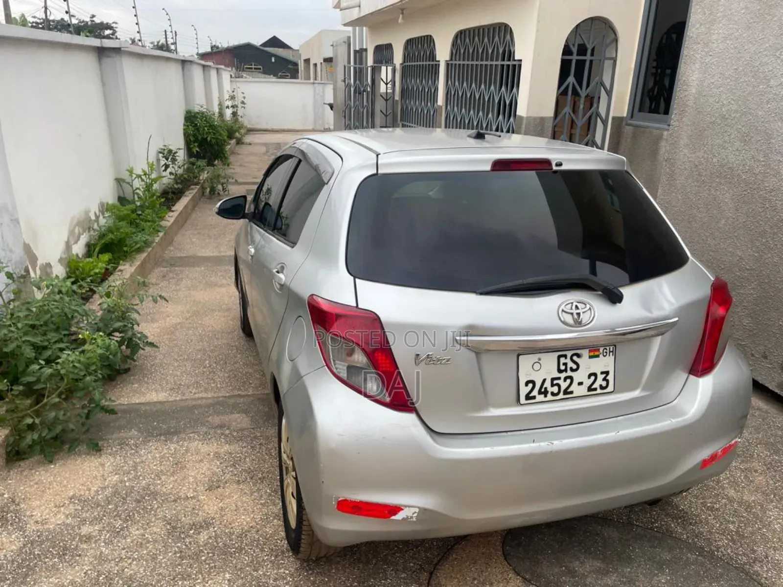 Toyota Vitz 1.3 AWD 3dr 2012 Silver