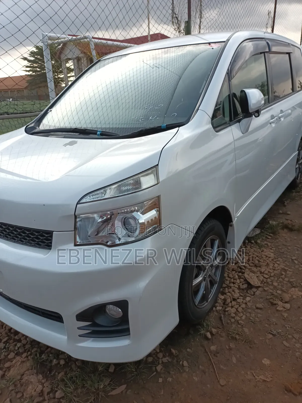 Toyota Voxy 2013 White