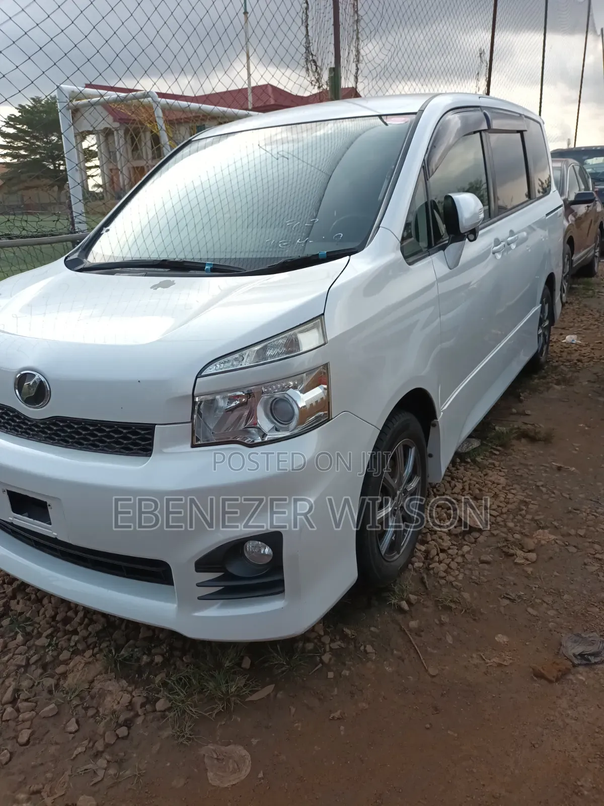Toyota Voxy 2013 White