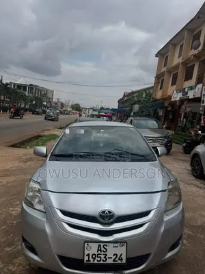 Toyota Belta 2010 Silver