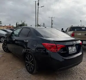 Toyota Corolla XSE (1.8L 4cyl 2A) 2018 Black