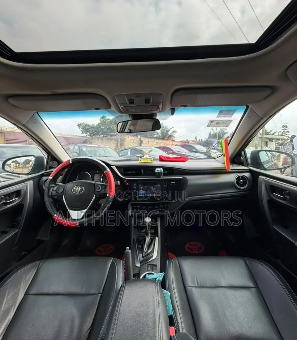 Toyota Corolla XSE (1.8L 4cyl 2A) 2018 Black