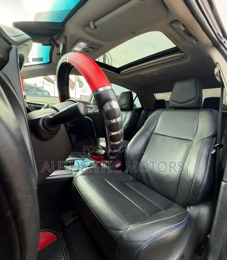 Toyota Corolla XSE (1.8L 4cyl 2A) 2018 Black