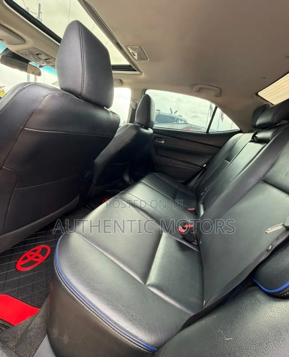 Toyota Corolla XSE (1.8L 4cyl 2A) 2018 Black