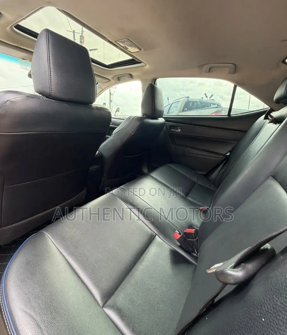 Toyota Corolla XSE (1.8L 4cyl 2A) 2018 Black