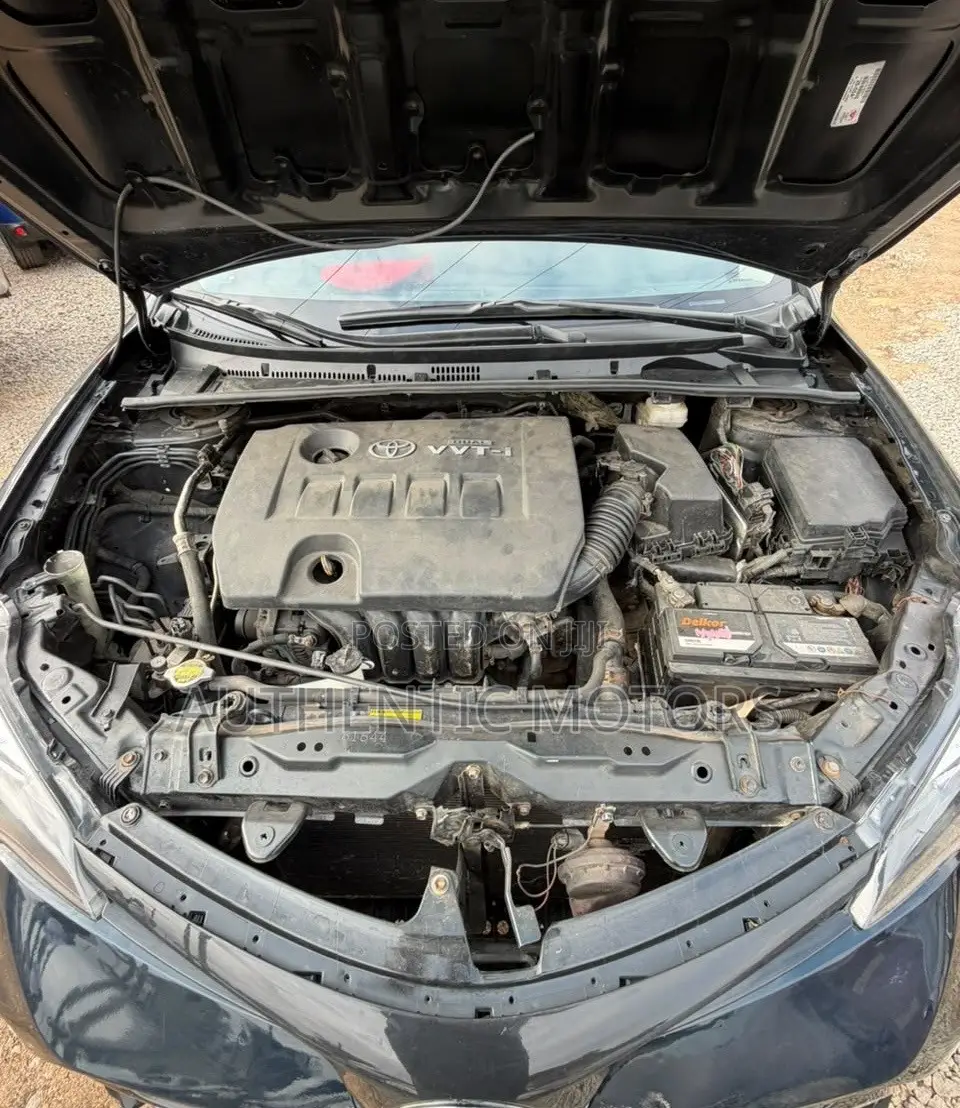 Toyota Corolla XSE (1.8L 4cyl 2A) 2018 Black
