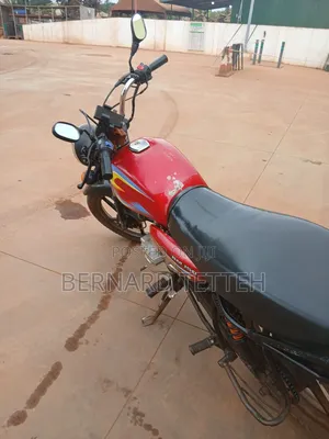 Bajaj Boxer 150 UG 2018 Red