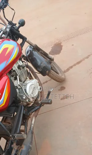 Bajaj Boxer 150 UG 2018 Red