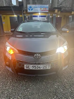 Toyota Corolla 2016 Black