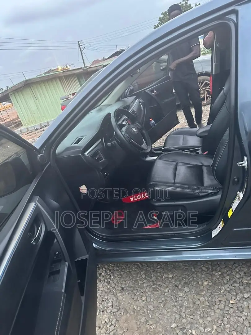 Toyota Corolla 2016 Black