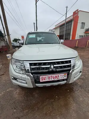 Mitsubishi Pajero 2020 White