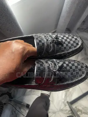 Pu Yuan Shoes