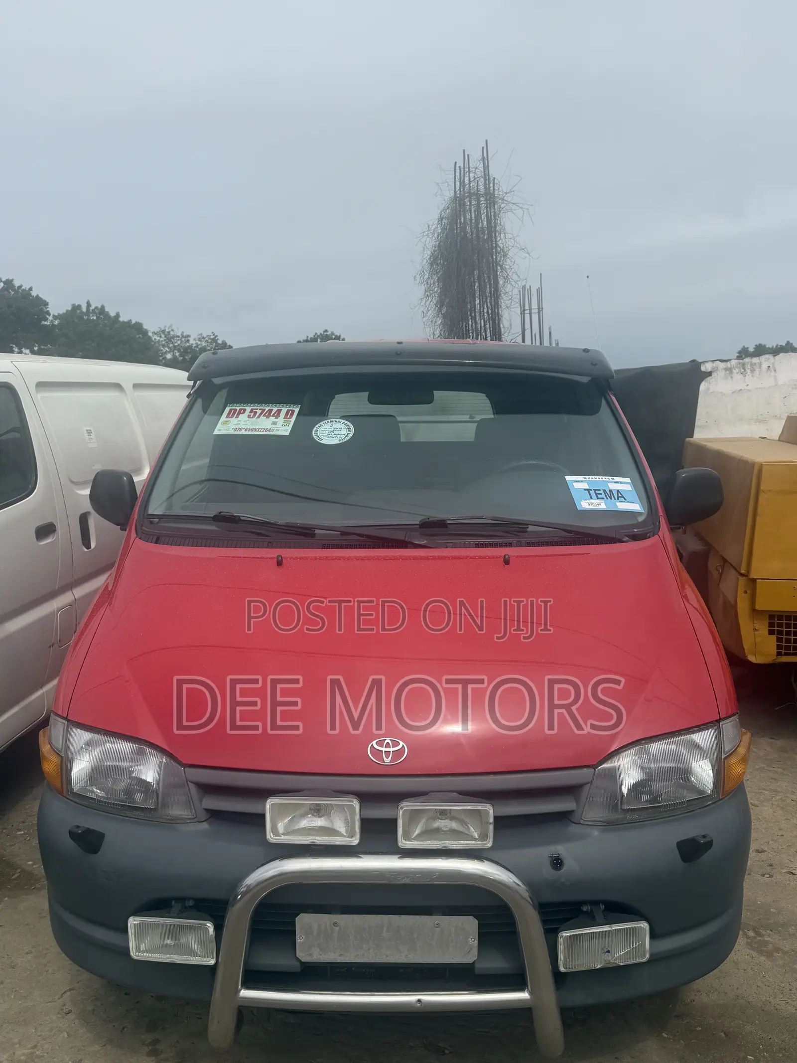 Toyota HiAce 2000 White