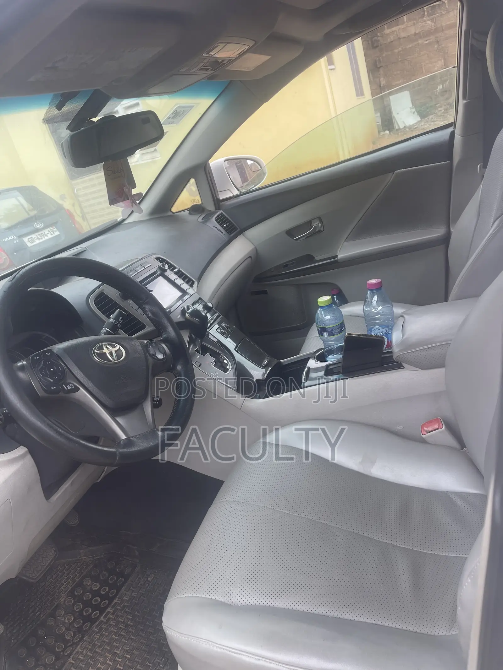 Toyota Venza Limited 2015 White