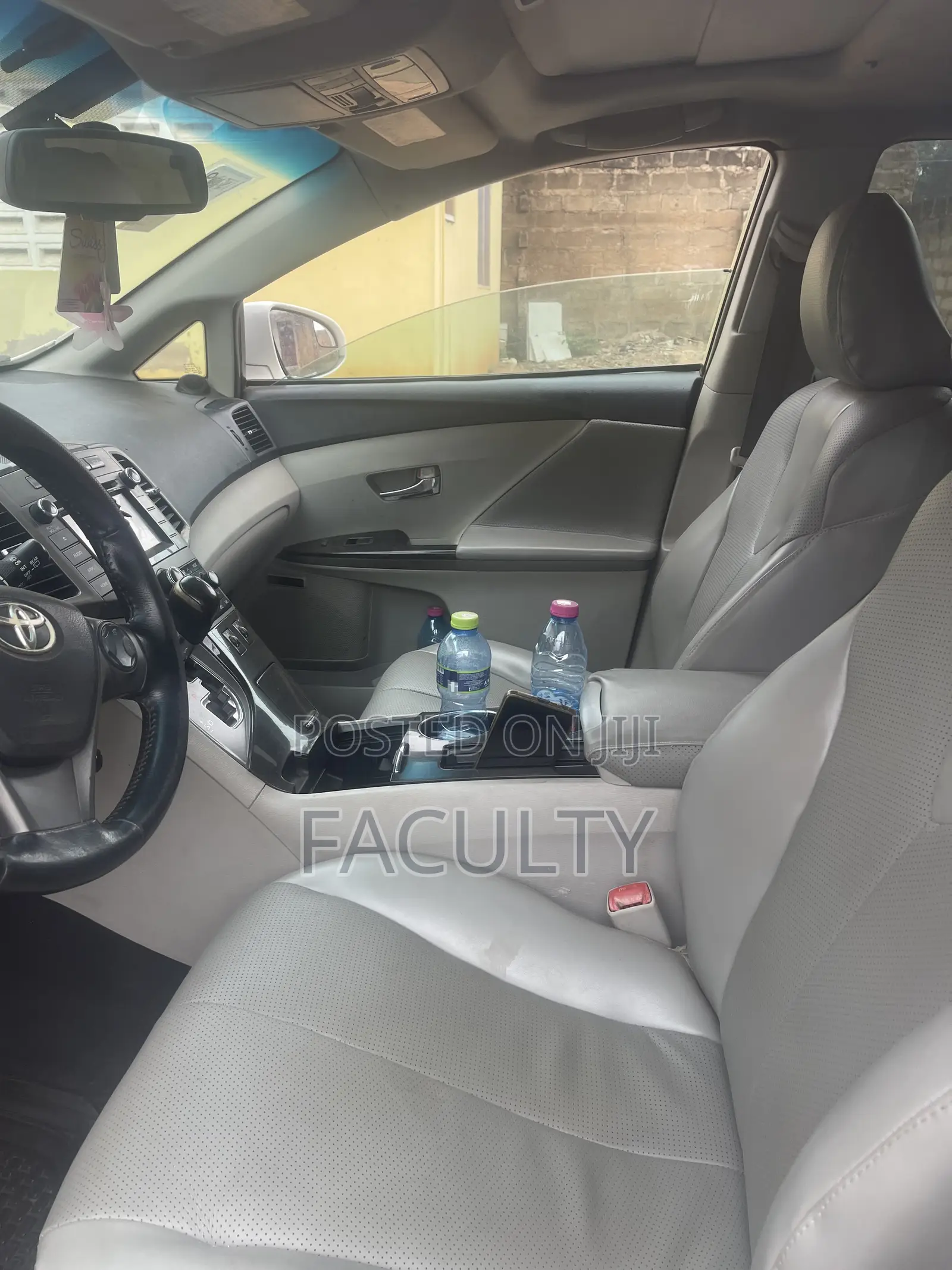 Toyota Venza Limited 2015 White