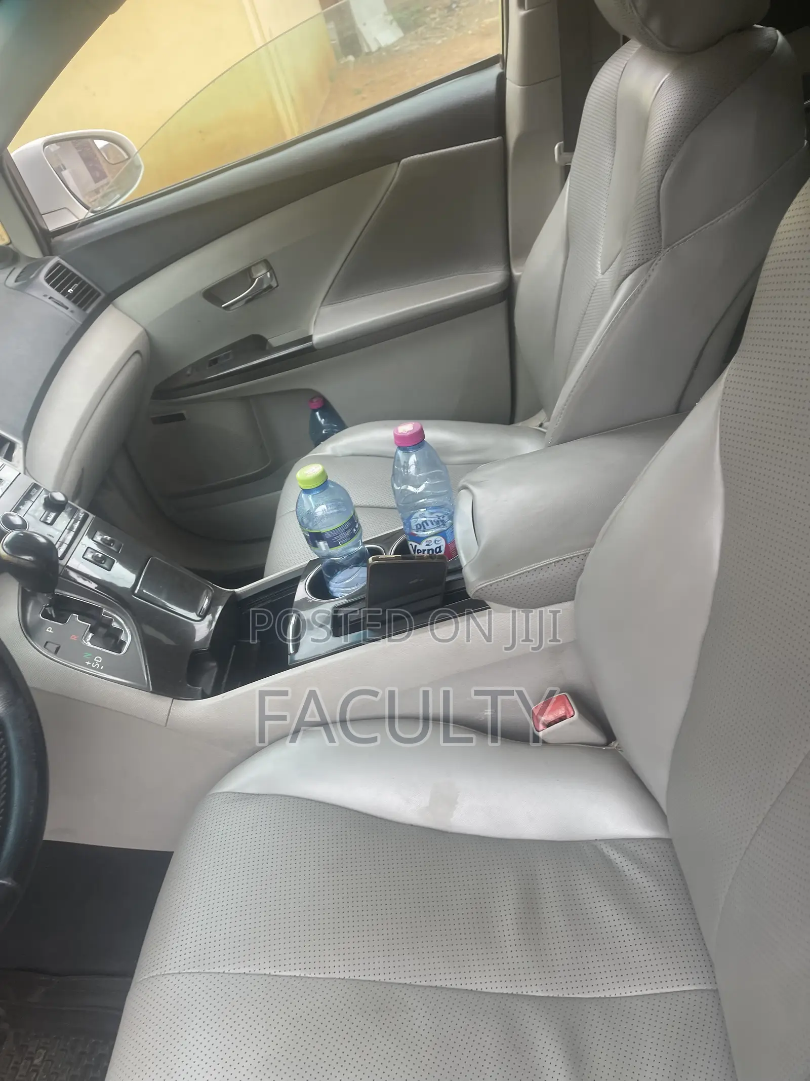 Toyota Venza Limited 2015 White