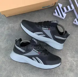 Simple Reebok Sneaker