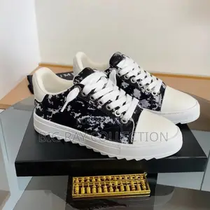 Solid Numeris Sneakers
