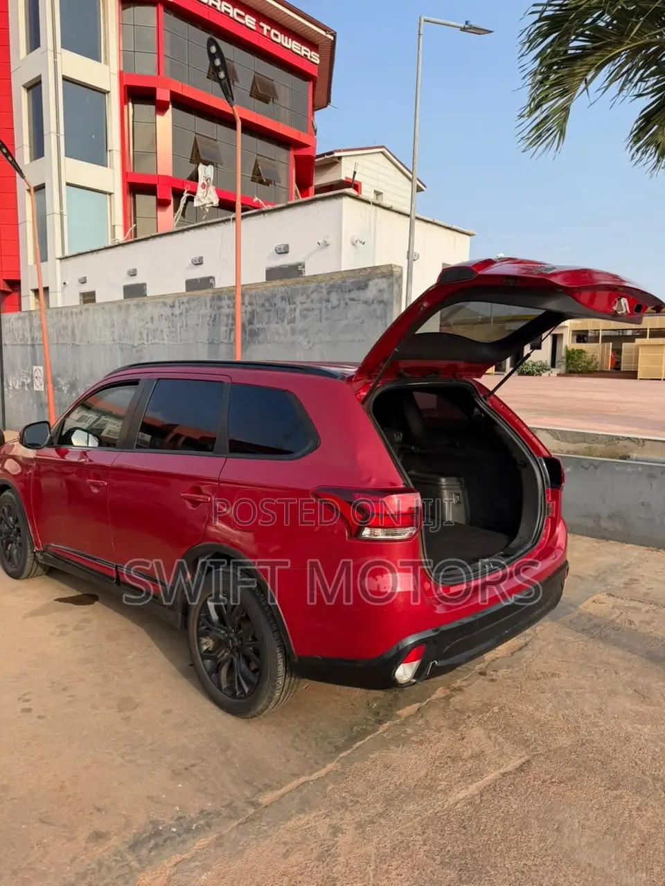 Mitsubishi Outlander 2018 Red