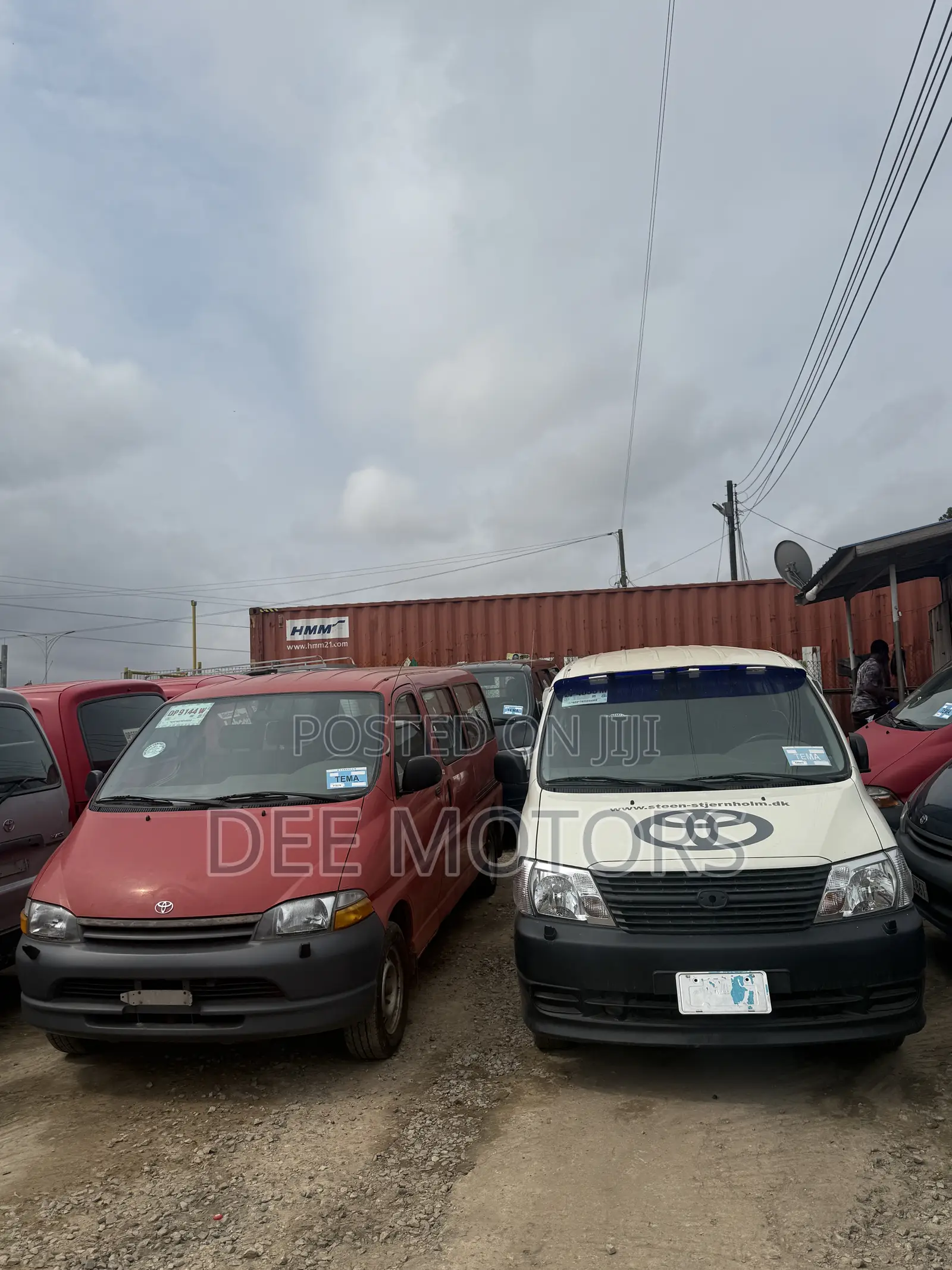 Toyota HiAce 2000 White