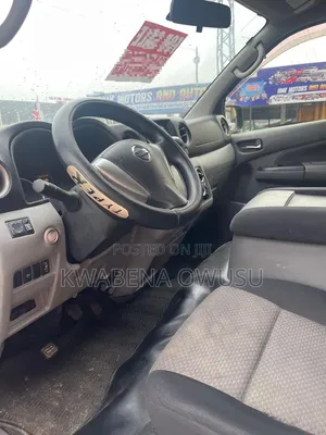 Nissan Caravan (Urvan) 2012 Black