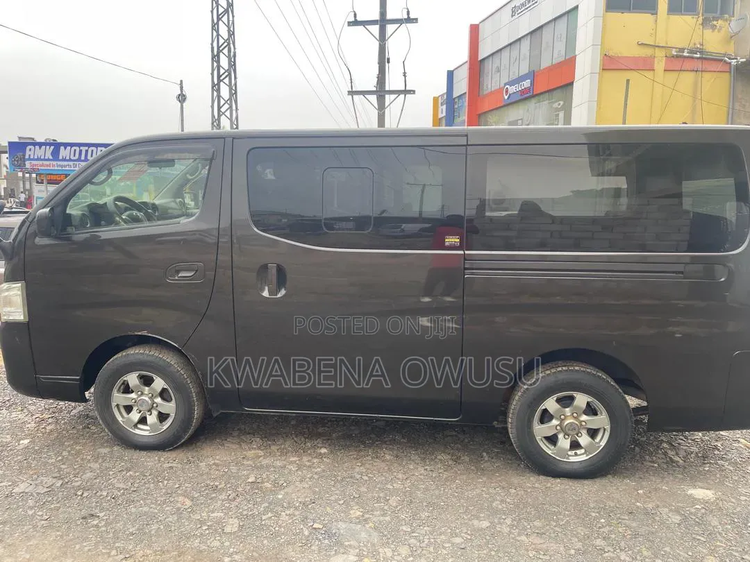 Nissan Caravan (Urvan) 2012 Black