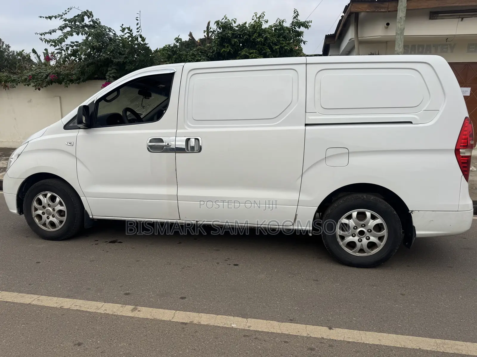 Hyundai Starex 2012 White