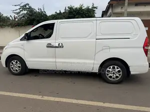 Hyundai Starex 2012 White