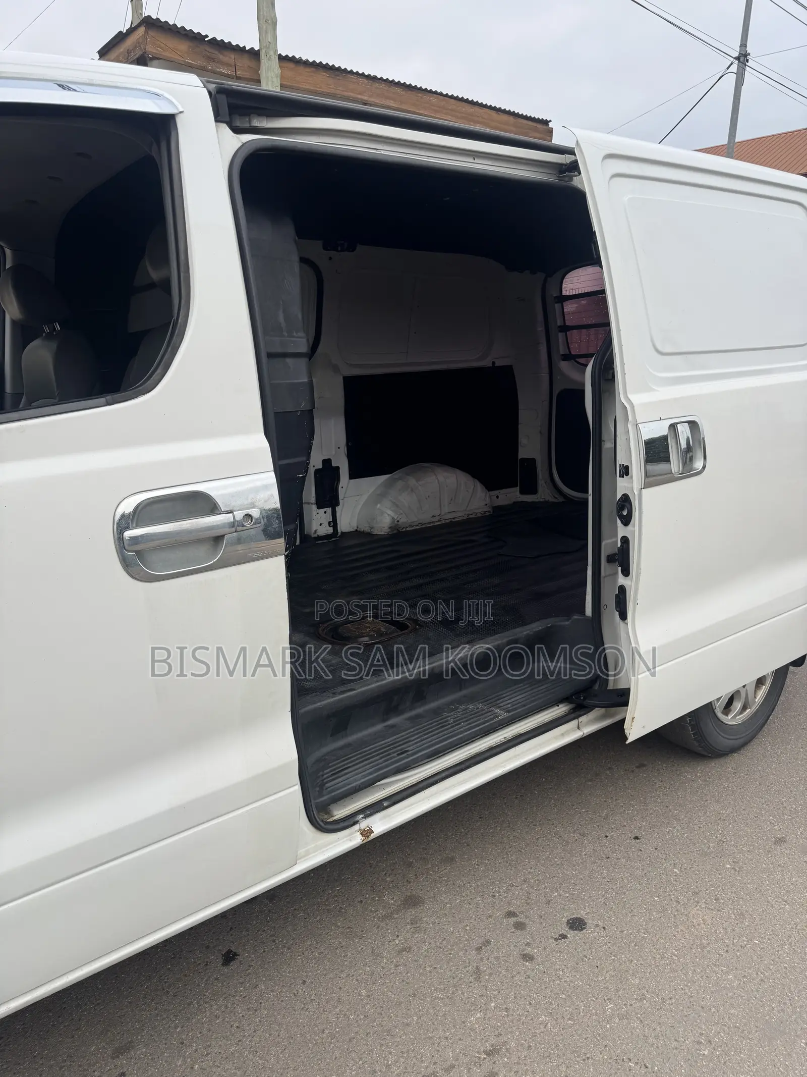 Hyundai Starex 2012 White