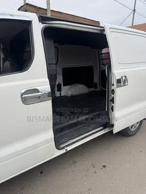 Hyundai Starex 2012 White