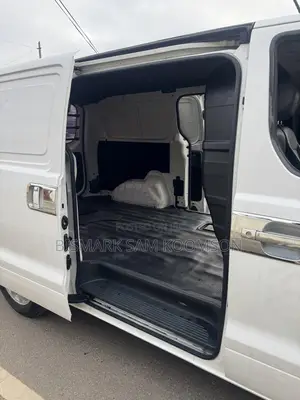 Hyundai Starex 2012 White